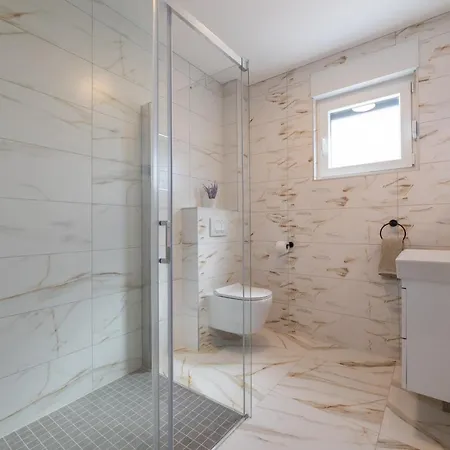 C'est La Vie Holiday home Kastela