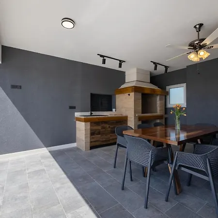 Holiday home C'est La Vie