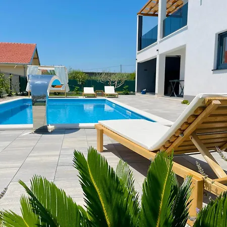 C'est La Vie * Kaštela