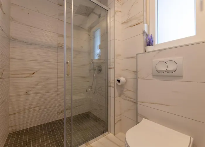 C'est La Vie * Kaštela