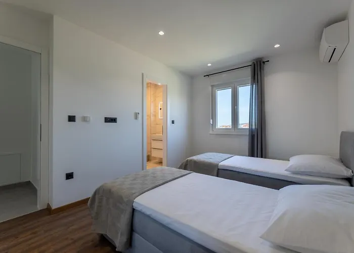 C'est La Vie * Kaštela